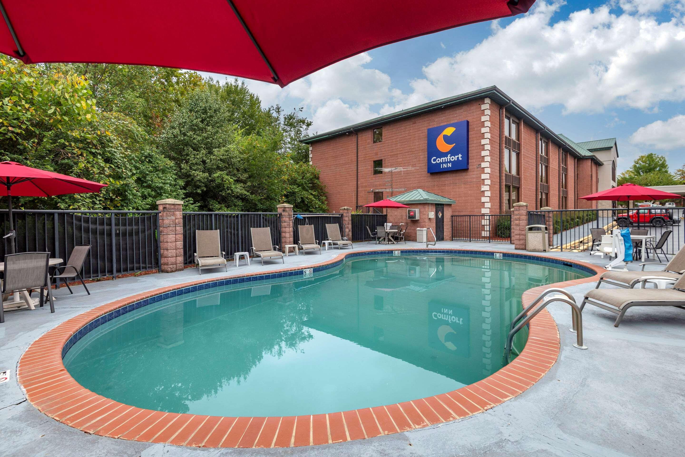 Comfort / Charlotte Hotel Matthews