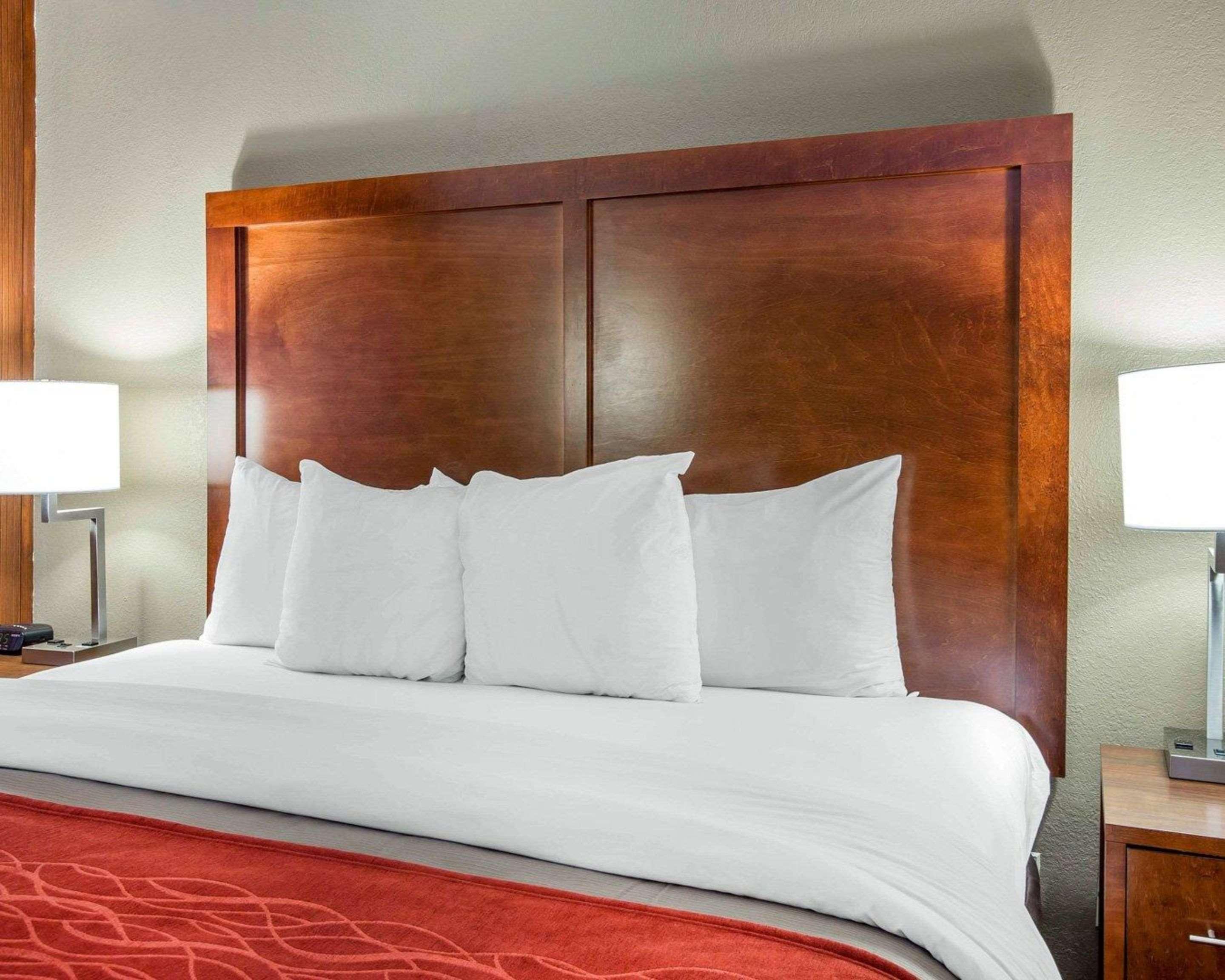 Comfort / Charlotte Hotel Matthews