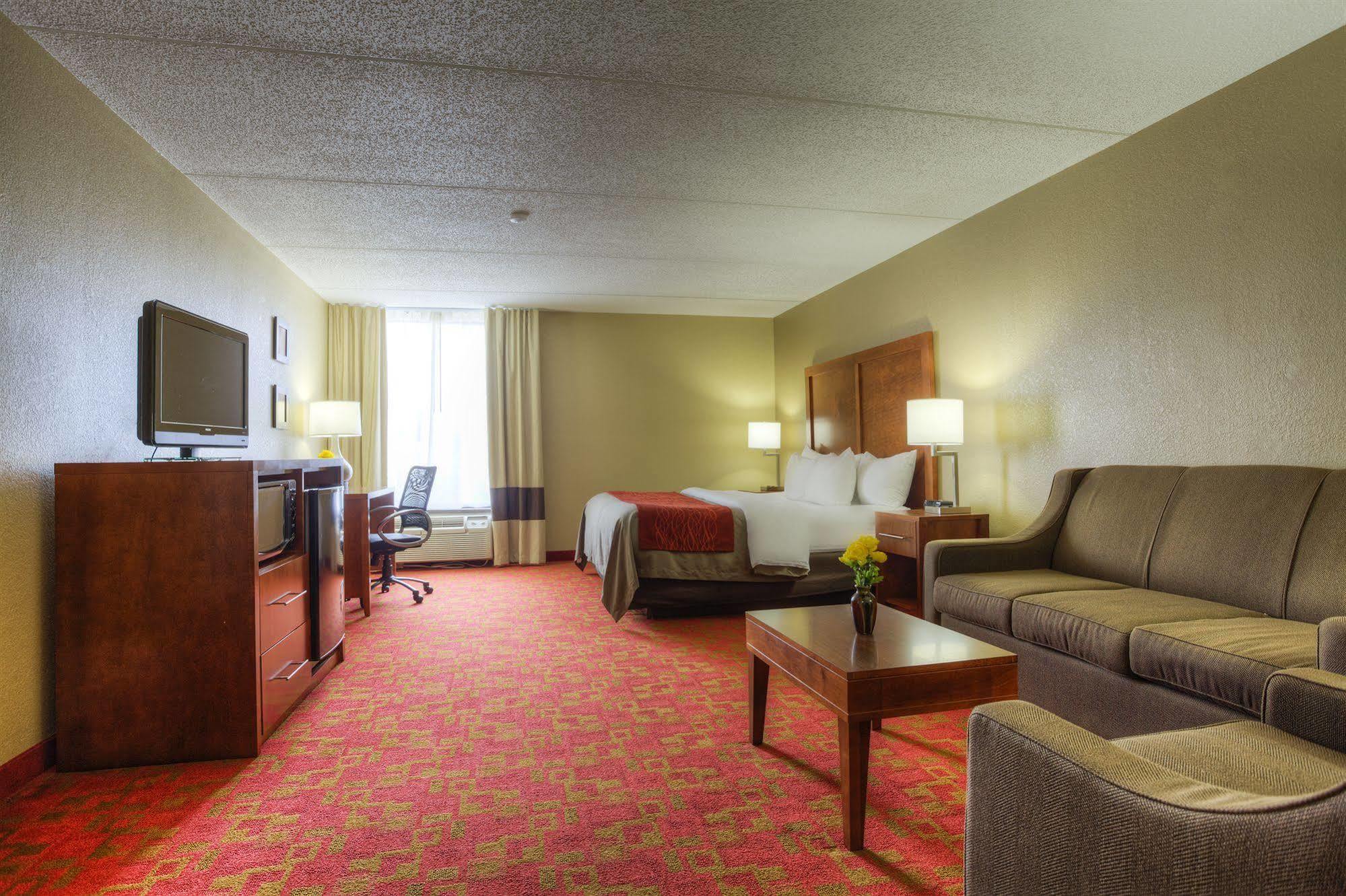 Comfort / Charlotte Hotel Matthews